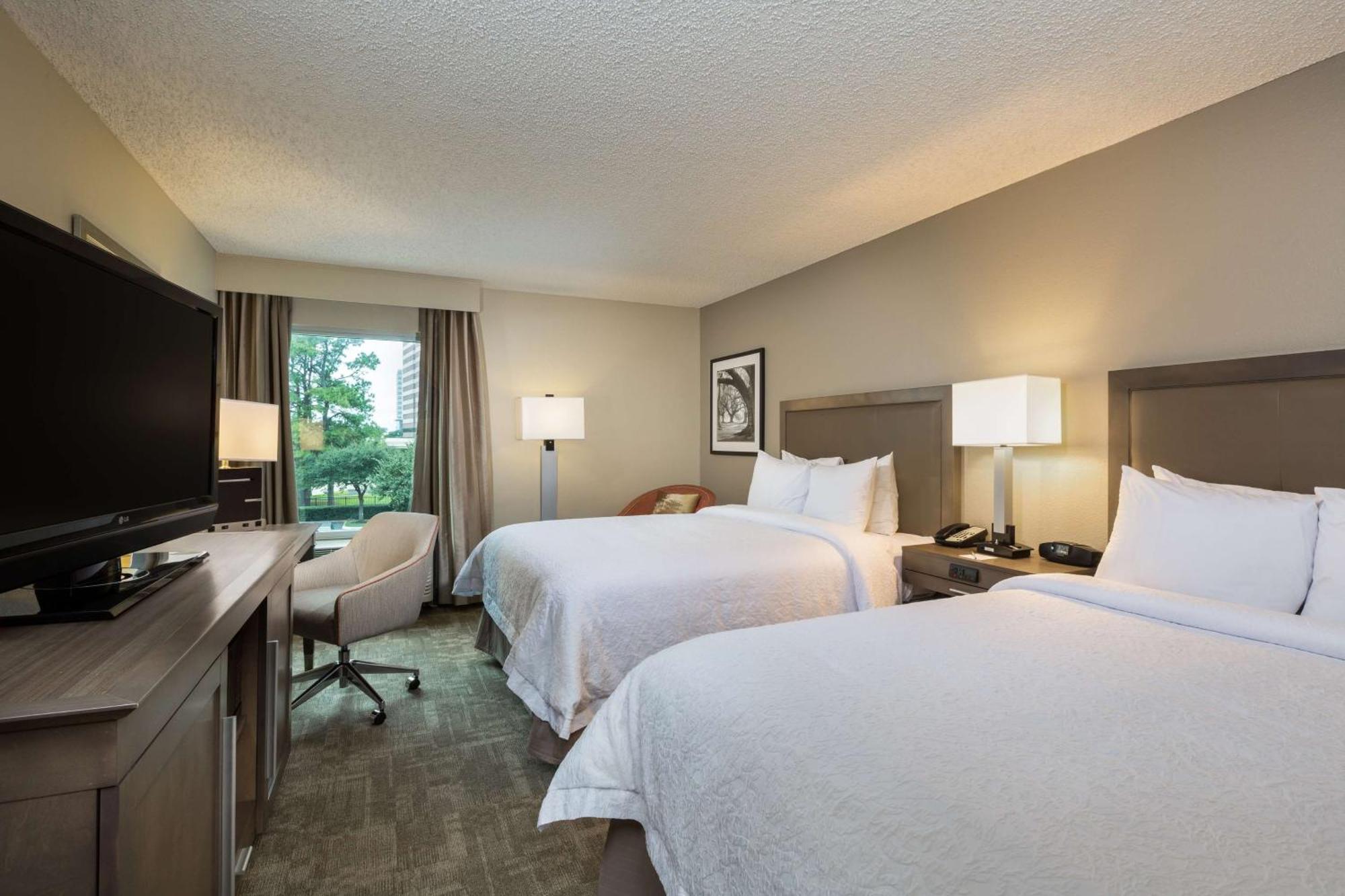 Hampton Inn Houston Near The Galleria Exterior photo