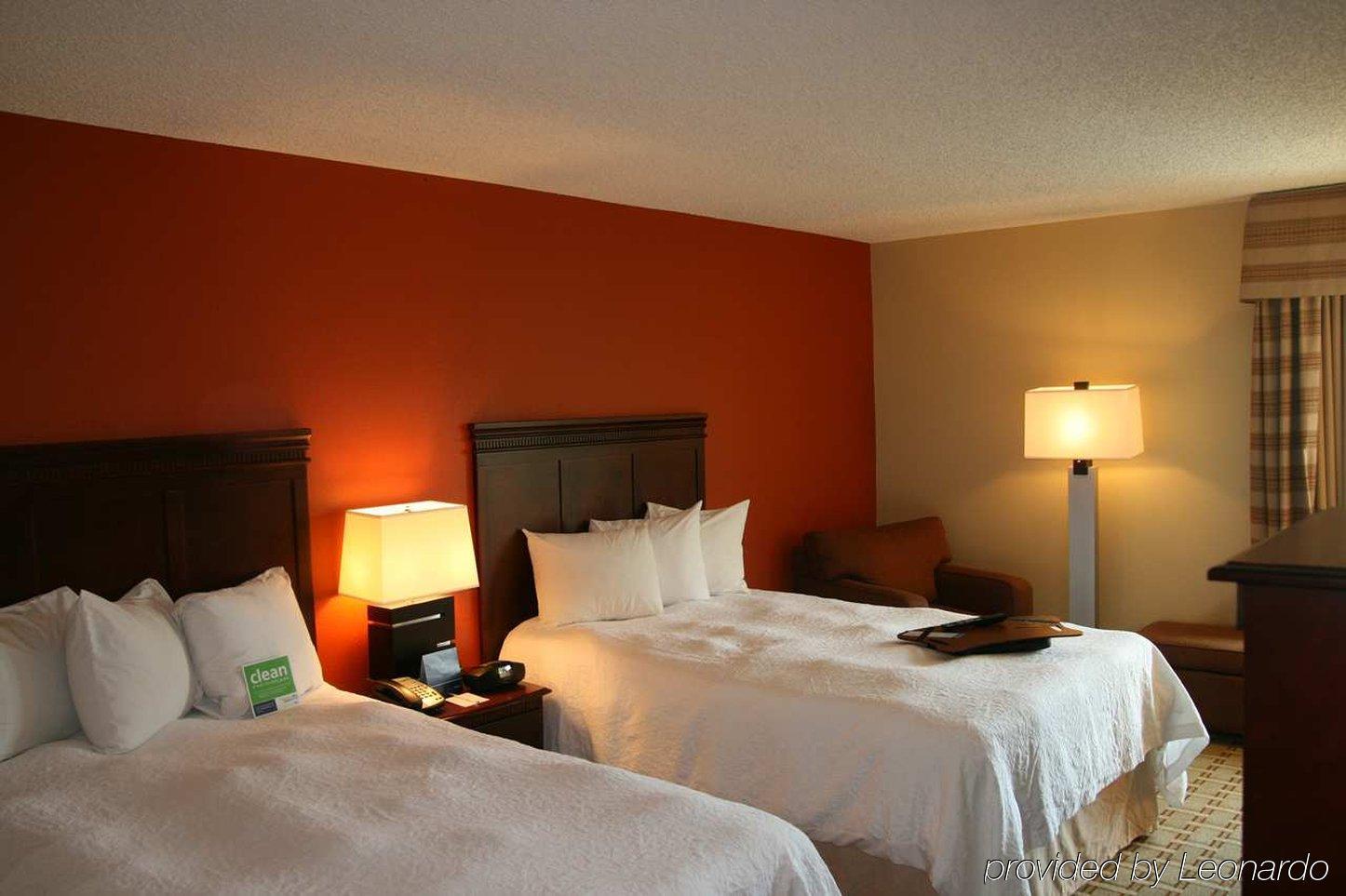 Hampton Inn Houston Near The Galleria Room photo