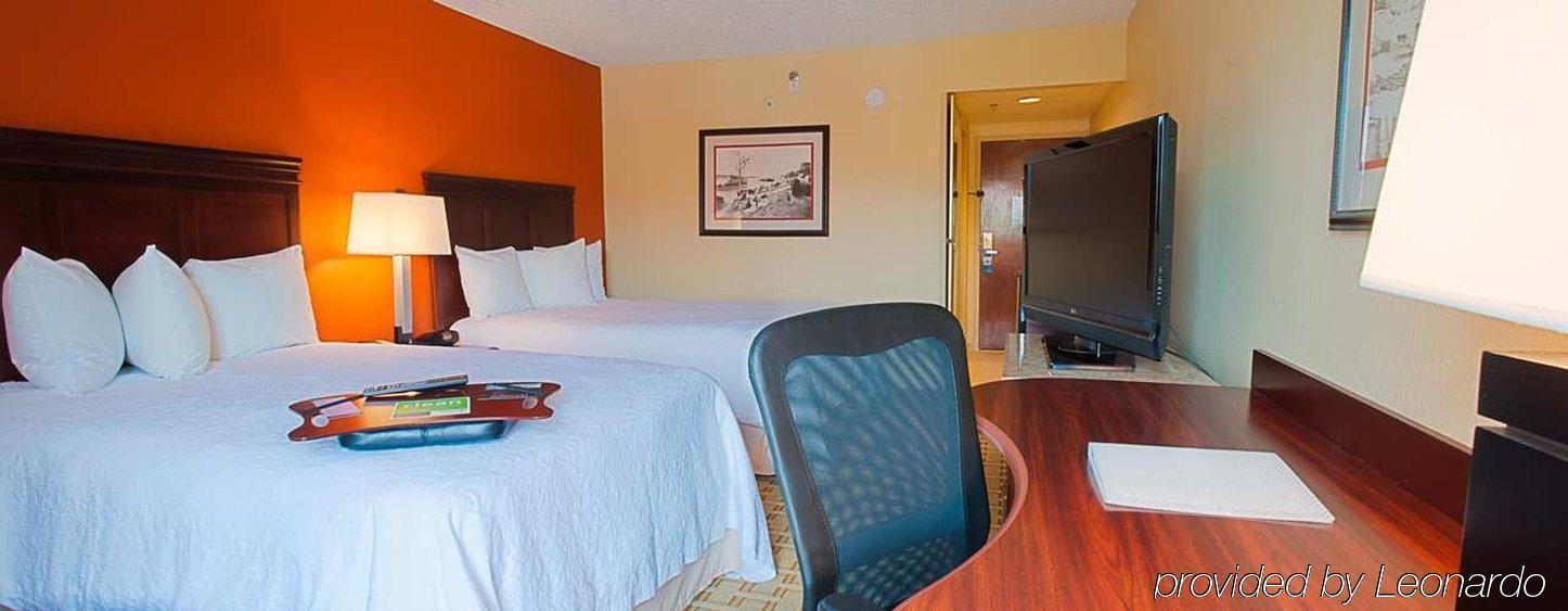 Hampton Inn Houston Near The Galleria Room photo
