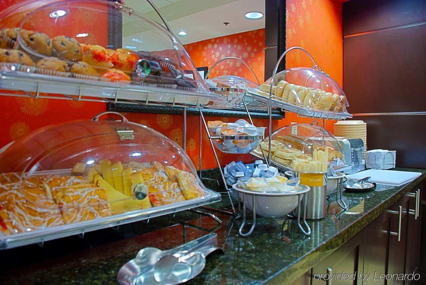 Hampton Inn Houston Near The Galleria Restaurant photo